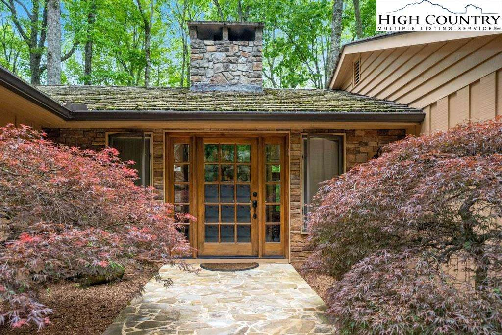 Image number 3 for the current listing
