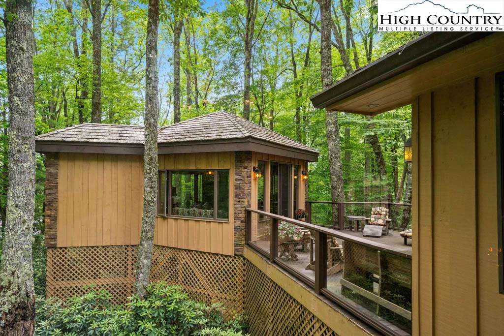 Image number 4 for the current listing
