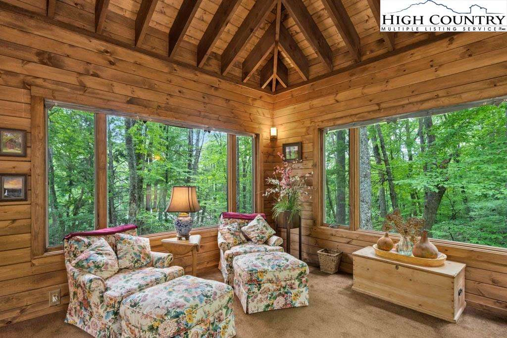 Image number 2 for the current listing