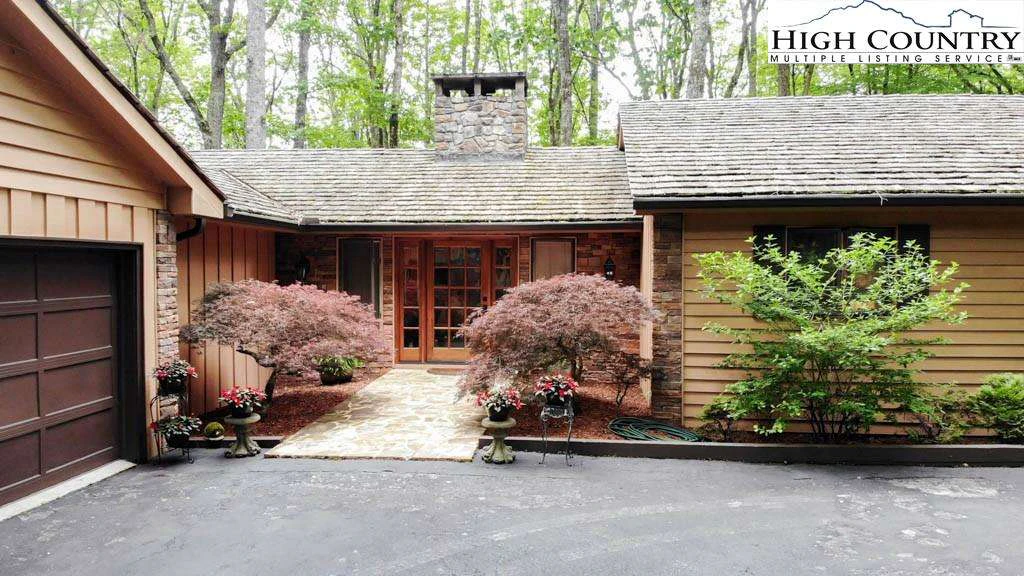 Image number 15 for the current listing