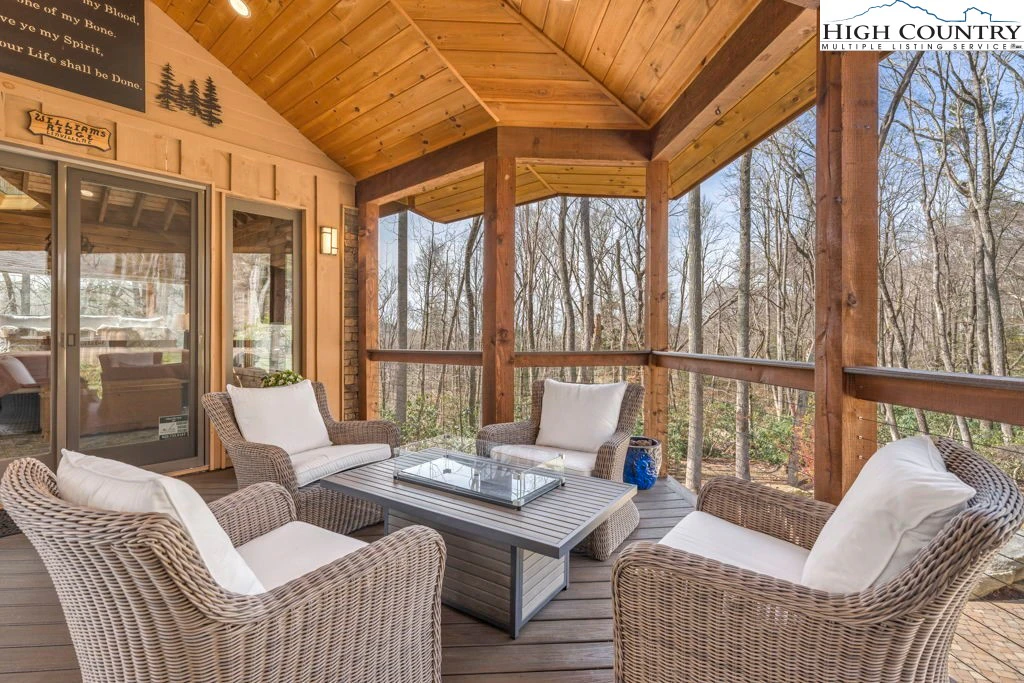 Image number 12 for the current listing