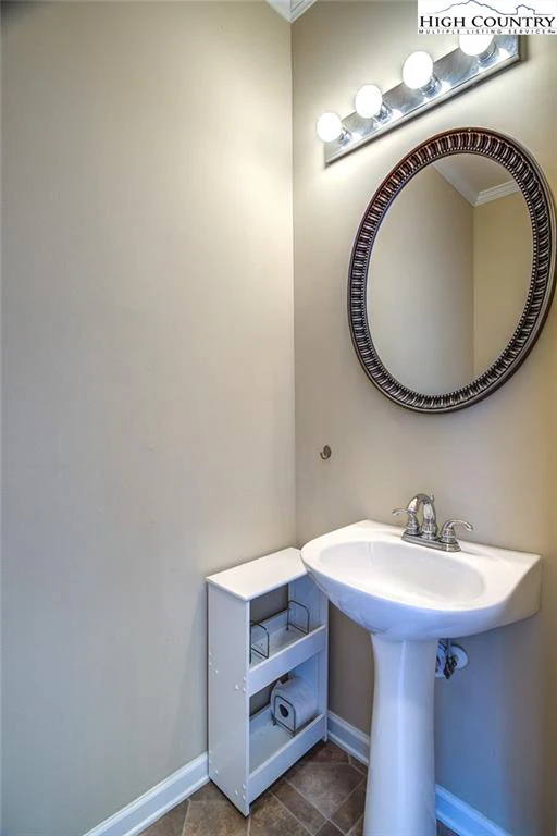 Image number 10 for the current listing