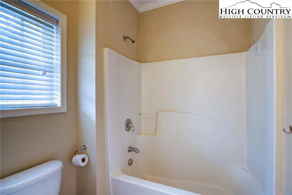 Image number 6 for the current listing