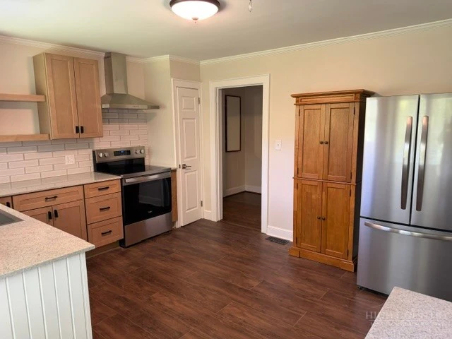 Image number 6 for the current listing