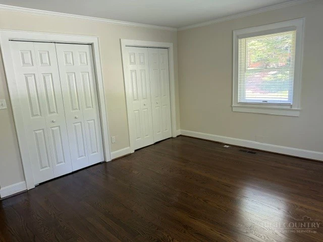 Image number 8 for the current listing