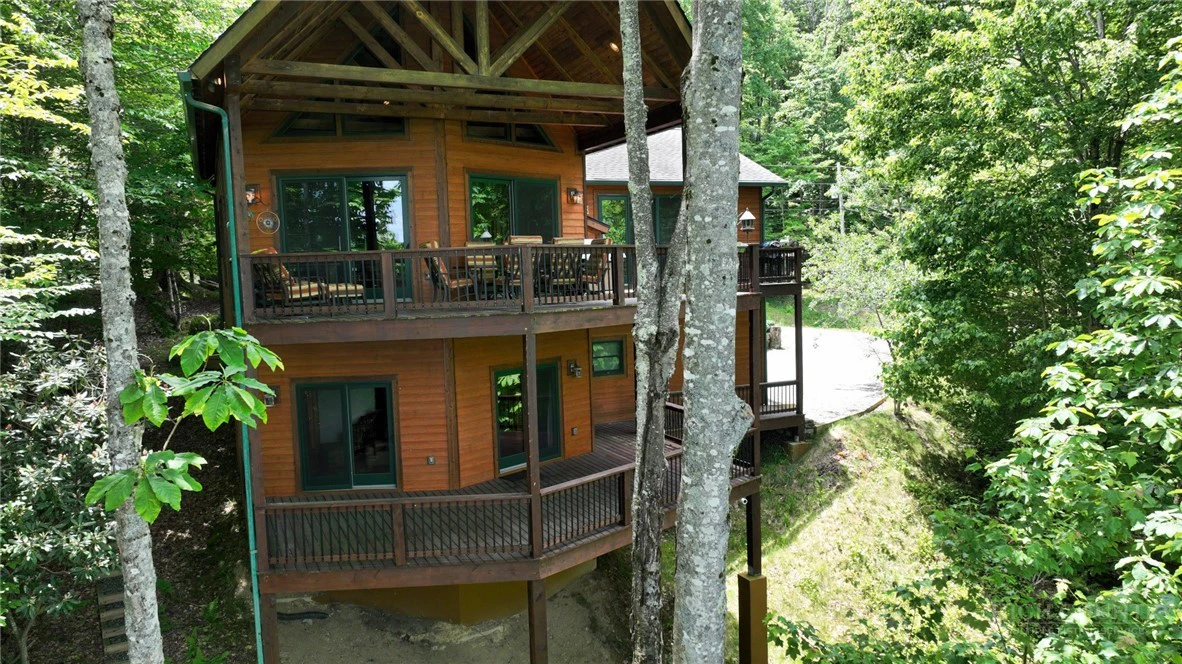 Image number 15 for the current listing