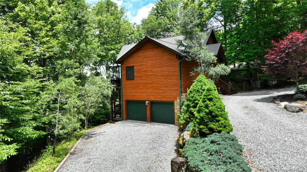 Image number 18 for the current listing