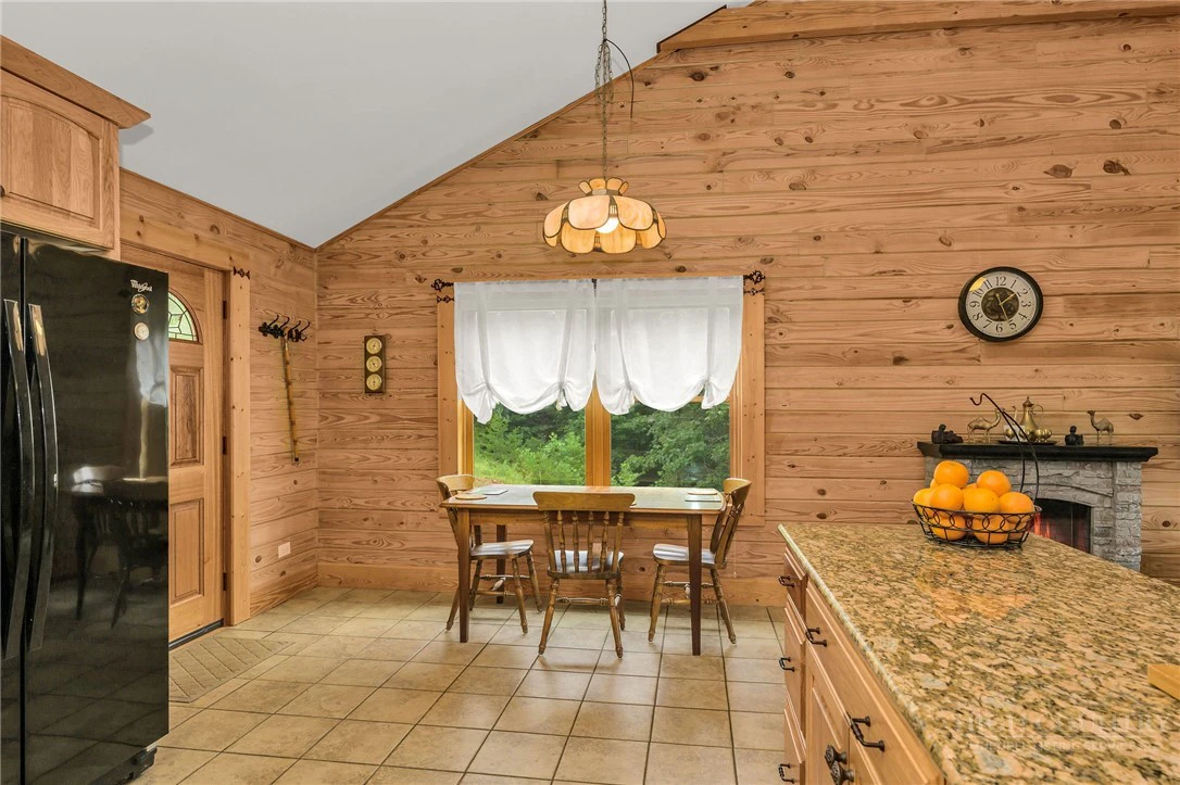 Image number 12 for the current listing