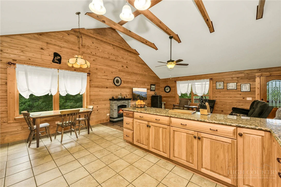 Image number 13 for the current listing