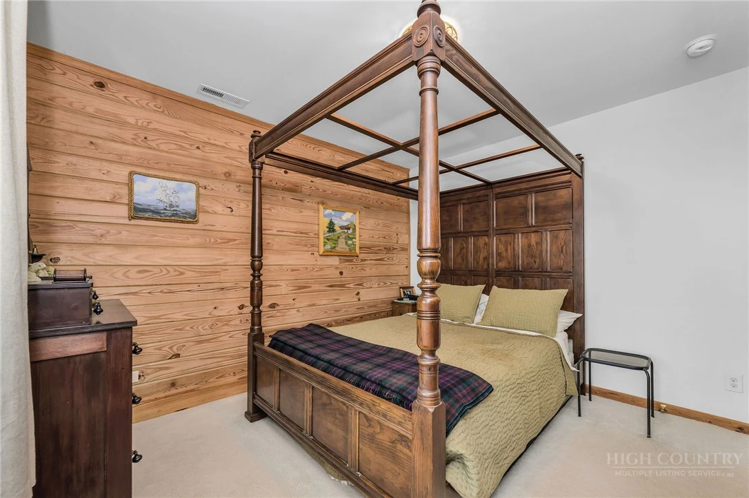 Image number 20 for the current listing