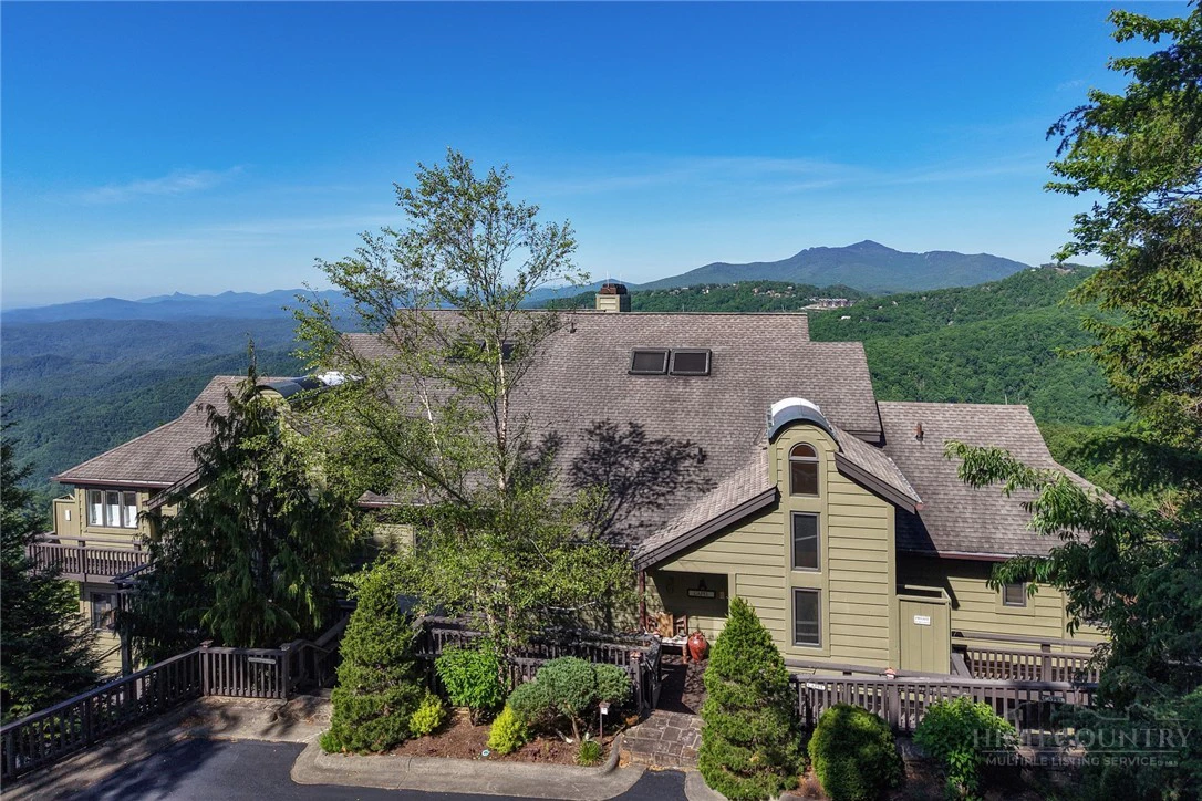 Image number 3 for the current listing