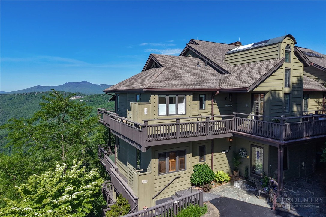 Image number 4 for the current listing