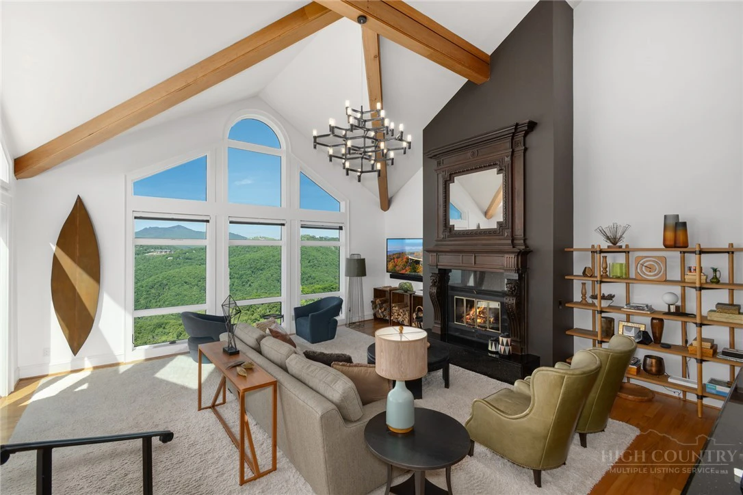 Image number 1 for the current listing