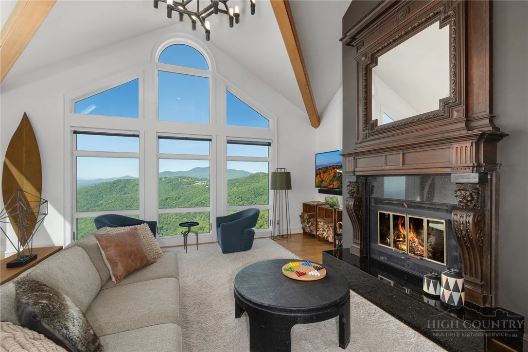 Image number 8 for the current listing