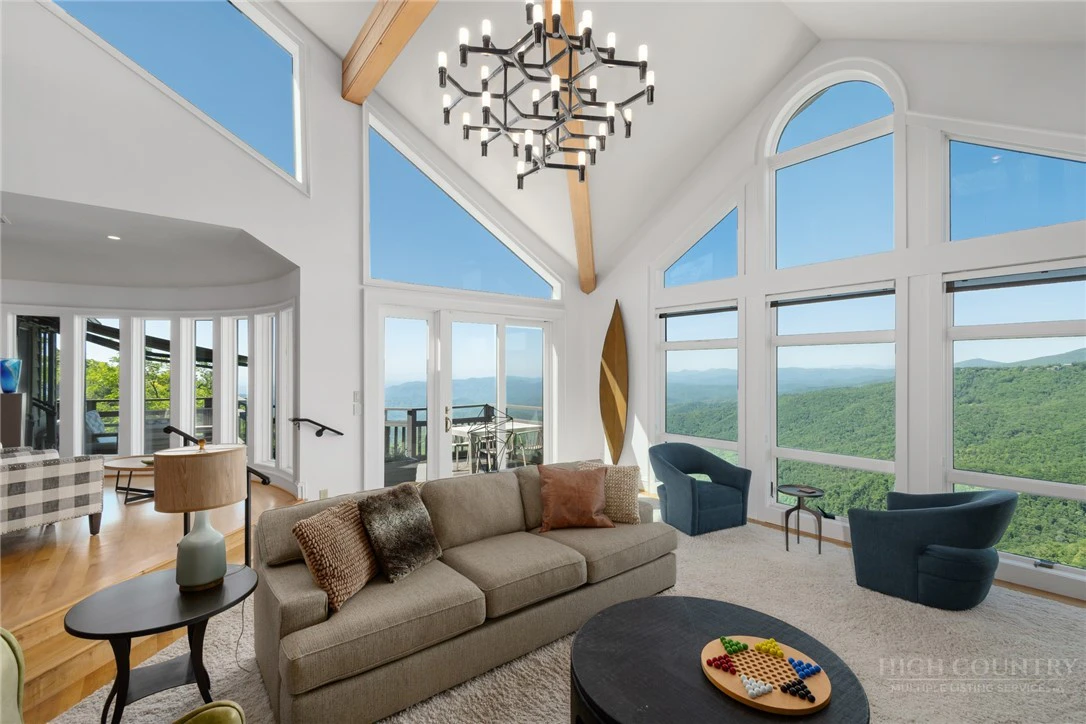 Image number 9 for the current listing