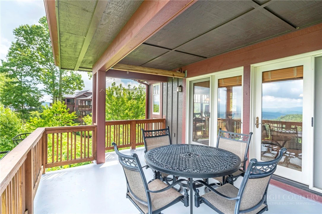 Image number 16 for the current listing