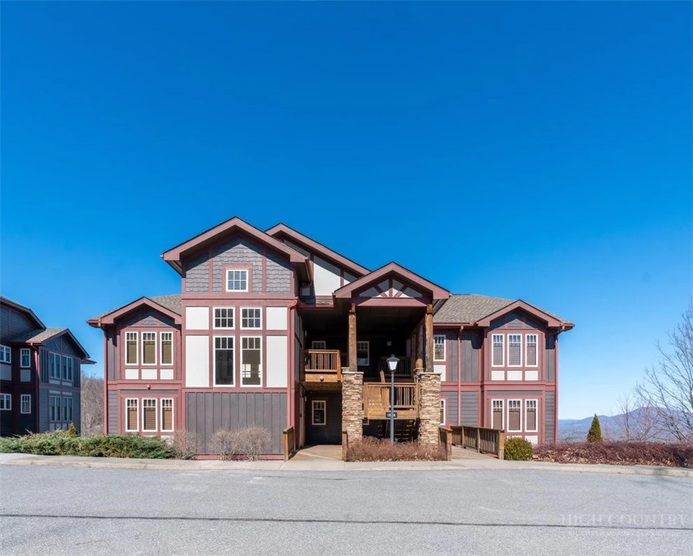 Image number 2 for the current listing