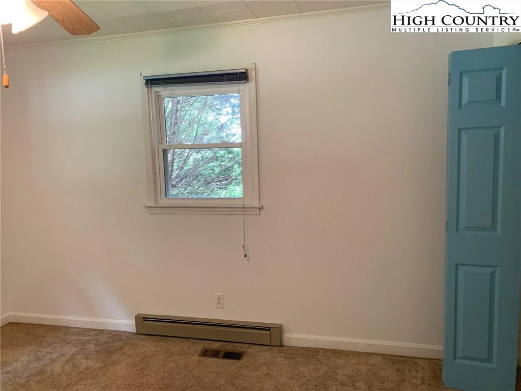 Image number 10 for the current listing
