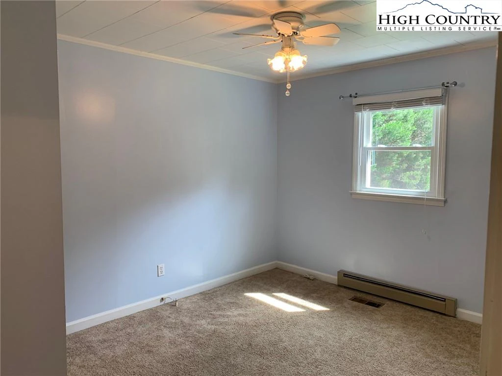 Image number 9 for the current listing