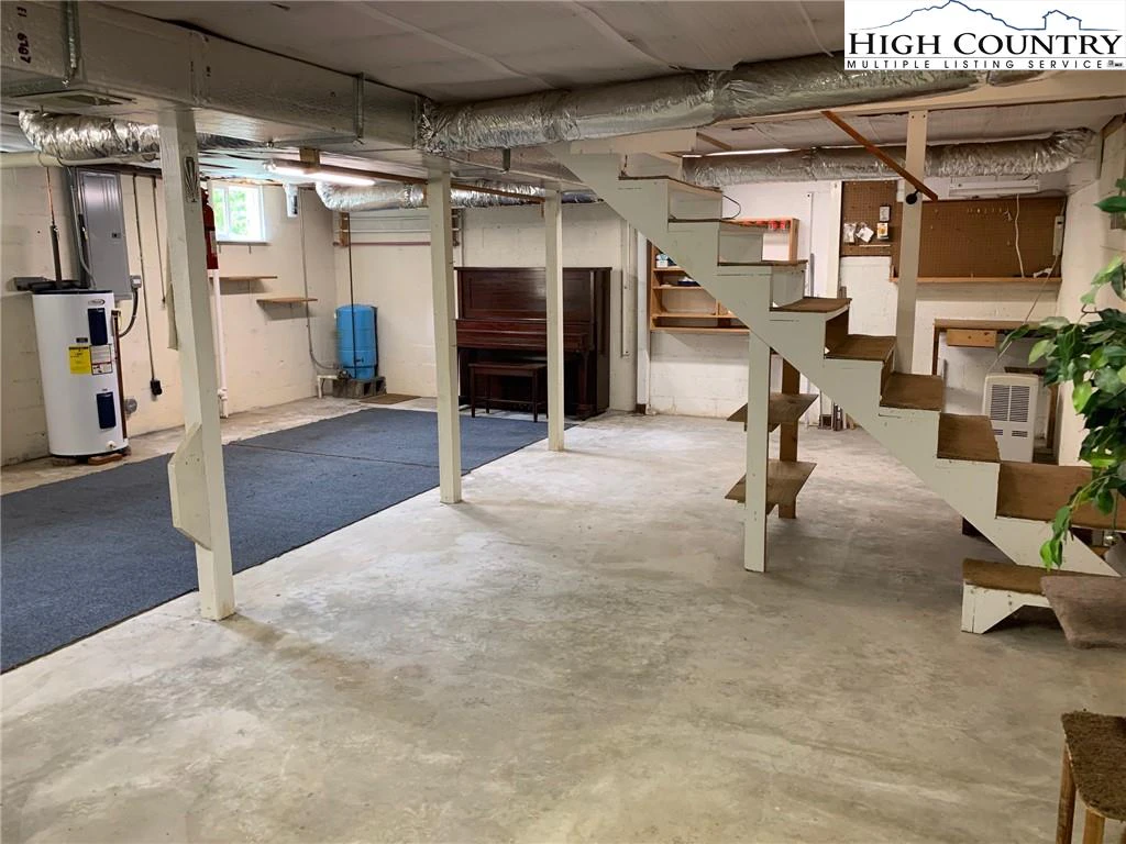 Image number 6 for the current listing