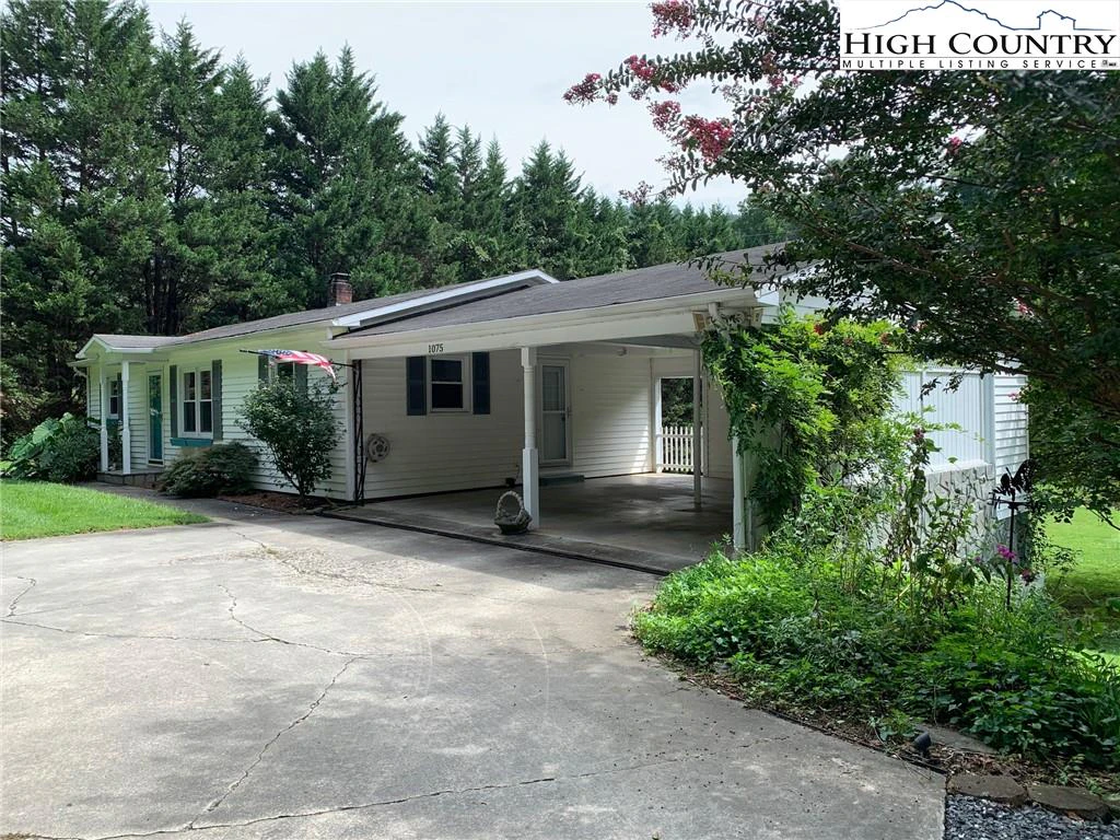 Image number 26 for the current listing