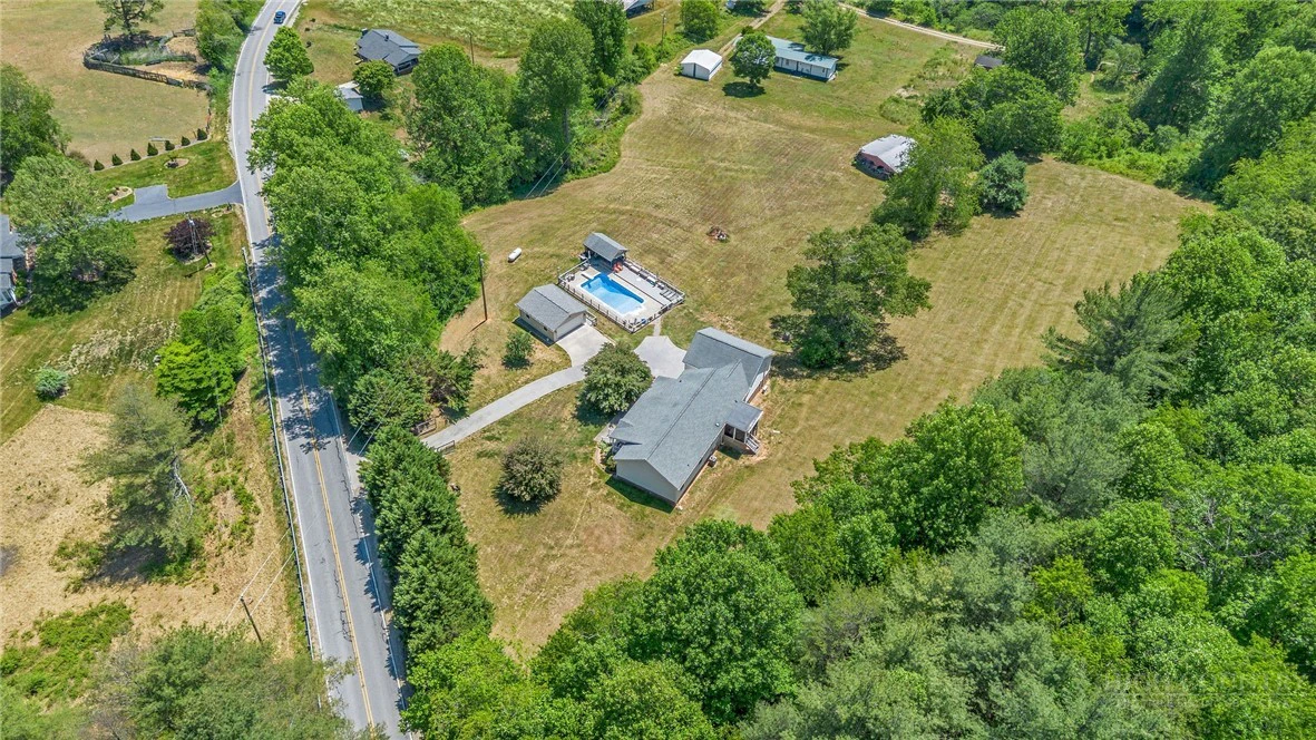 Image number 1 for the current listing