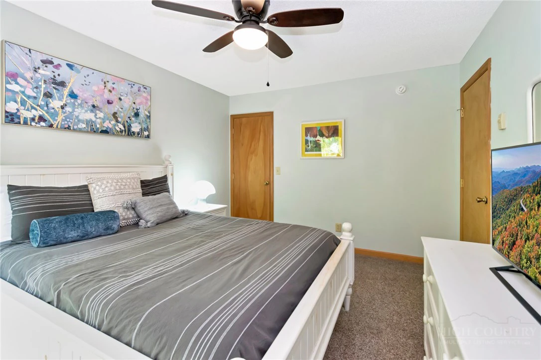 Image number 10 for the current listing