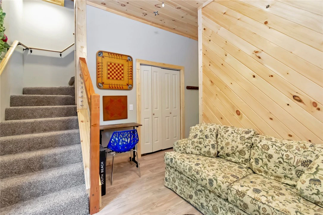 Image number 12 for the current listing