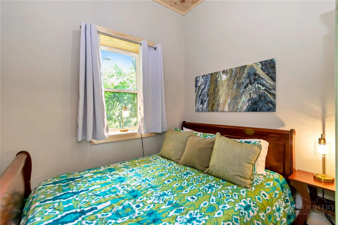 Image number 13 for the current listing