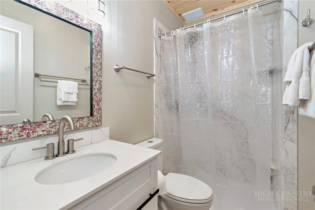 Image number 2 for the current listing