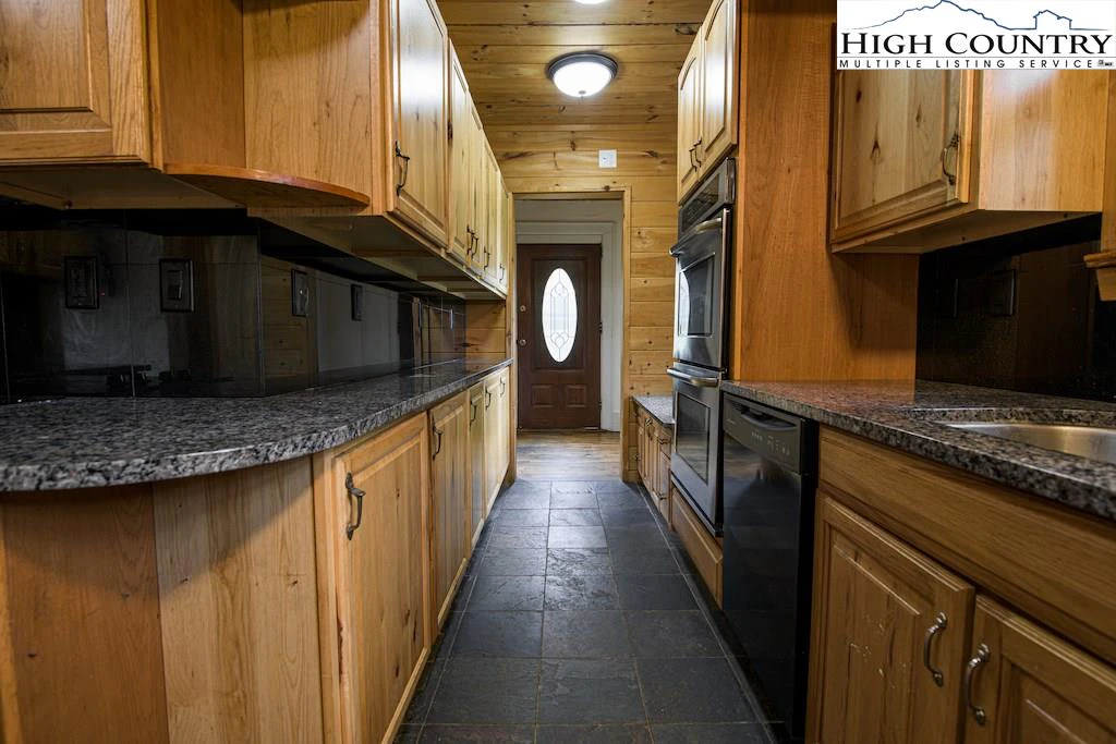 Image number 13 for the current listing