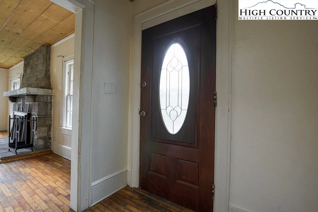 Image number 12 for the current listing