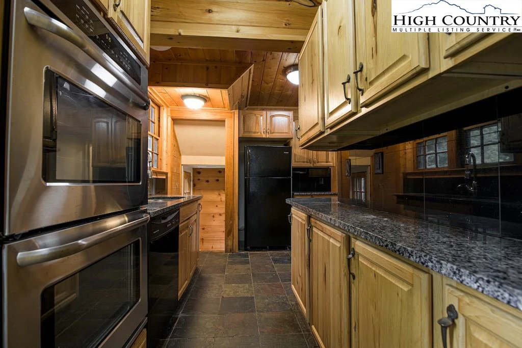 Image number 11 for the current listing