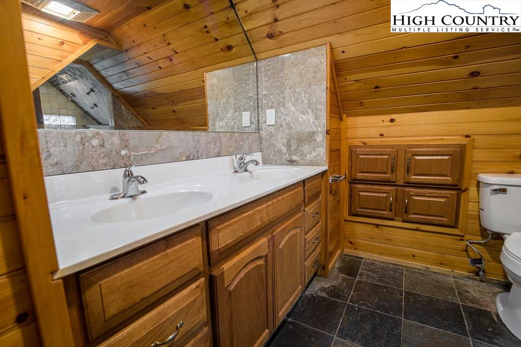 Image number 5 for the current listing