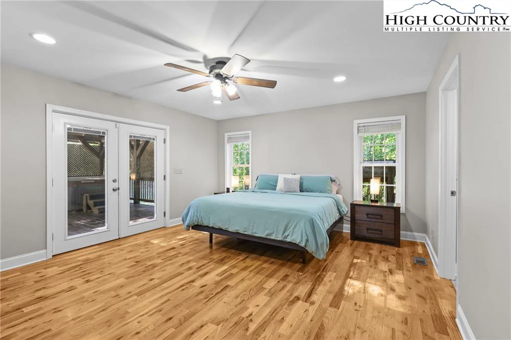 Image number 3 for the current listing