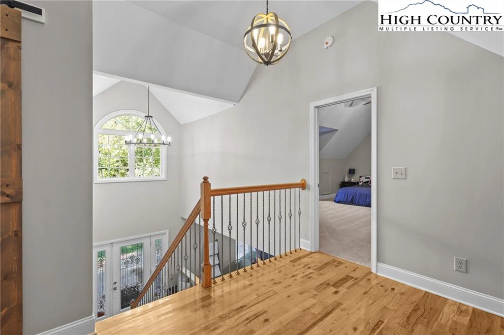Image number 10 for the current listing