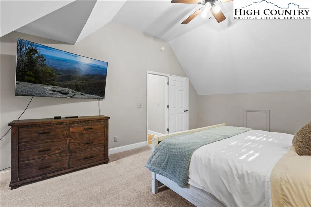Image number 2 for the current listing