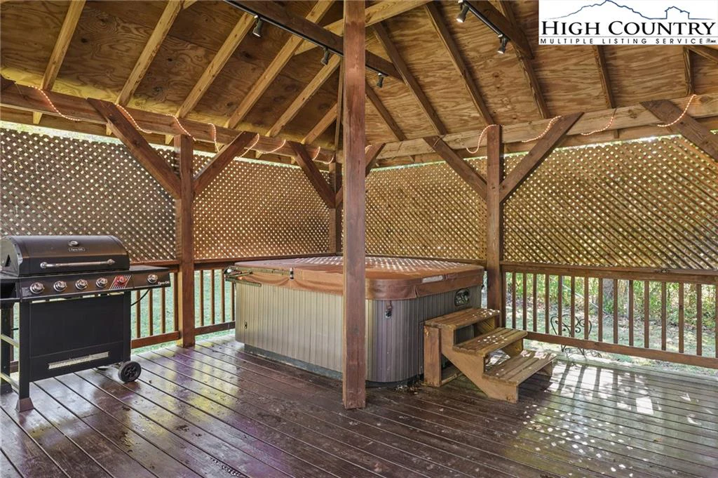 Image number 21 for the current listing