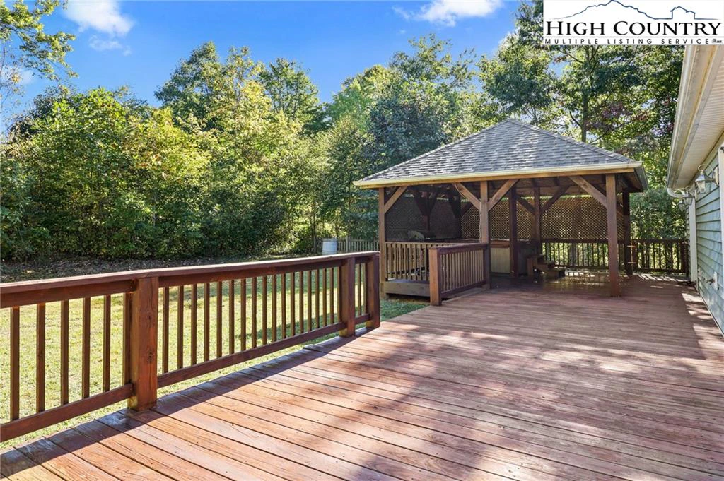 Image number 22 for the current listing