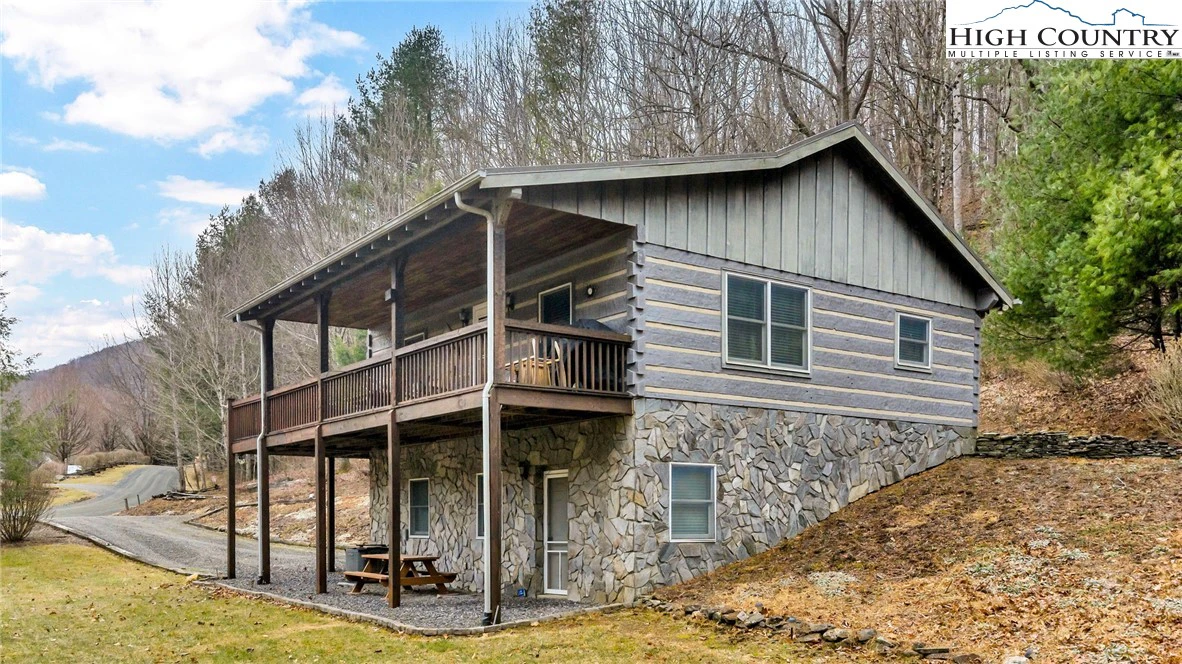 Image number 1 for the current listing