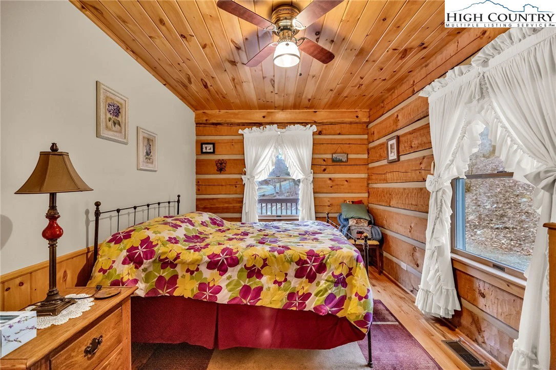 Image number 8 for the current listing