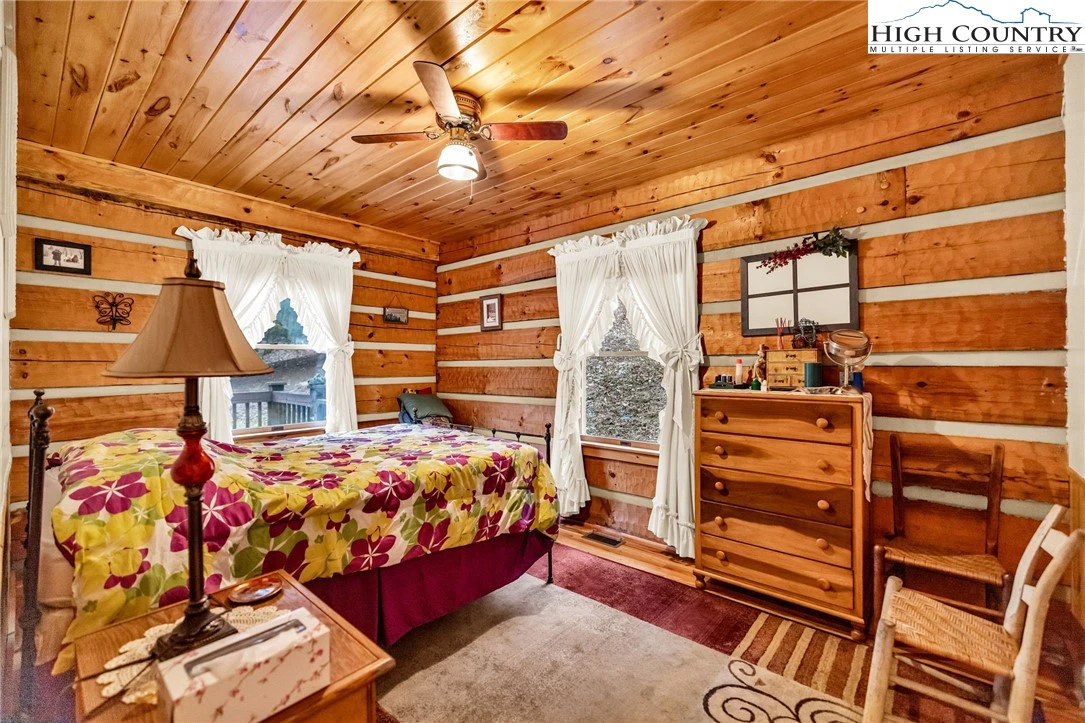 Image number 9 for the current listing