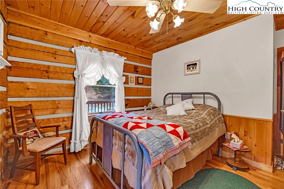 Image number 10 for the current listing