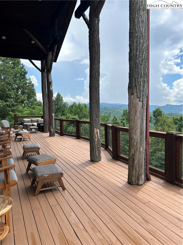 Image number 14 for the current listing