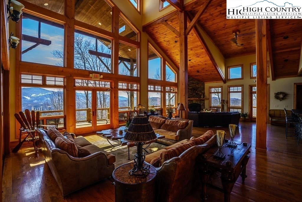 Image number 3 for the current listing