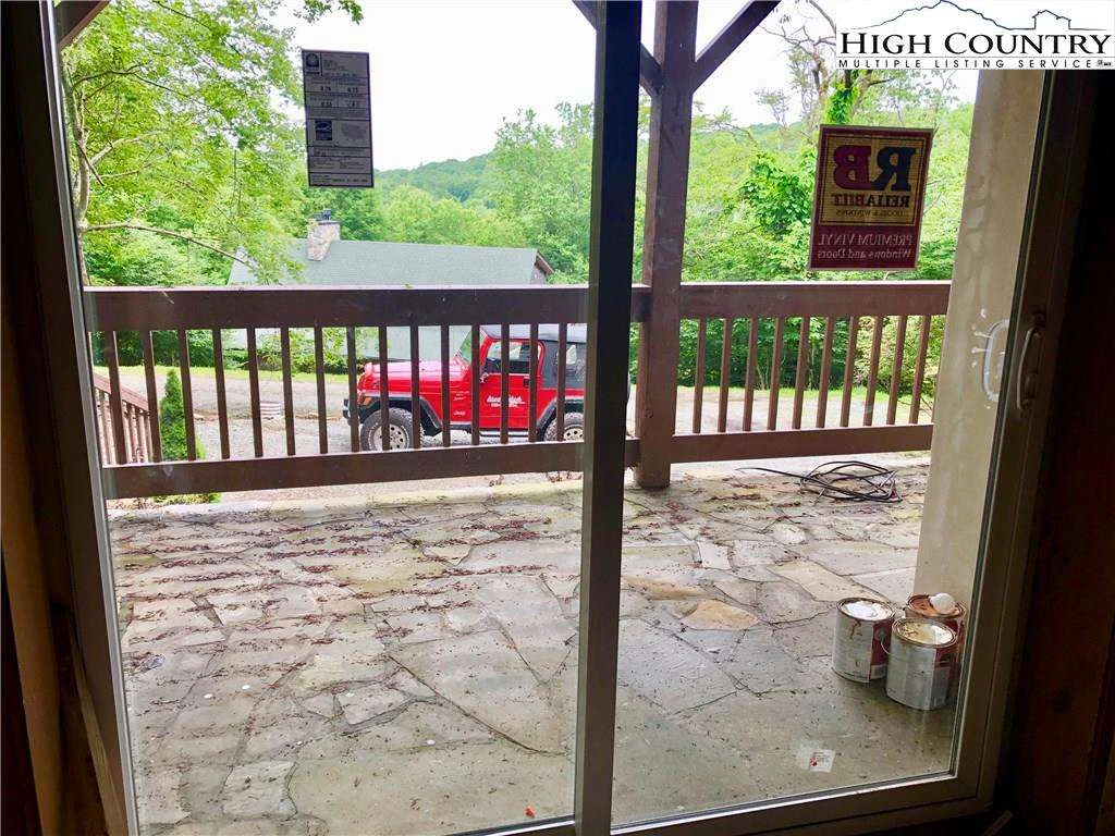 Image number 6 for the current listing