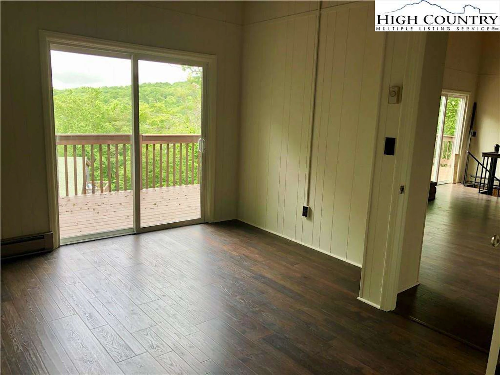 Image number 17 for the current listing