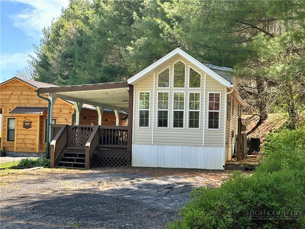 Image number 3 for the current listing