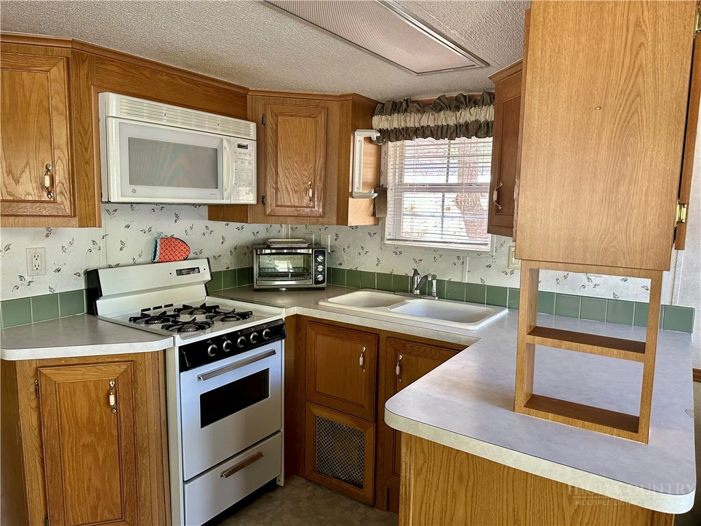 Image number 5 for the current listing