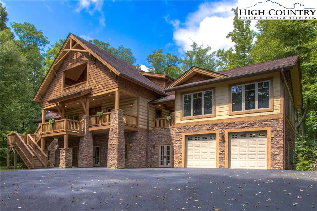 Image number 1 for the current listing